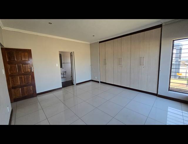 12 BEDROOM FREEHOLD FOR SALE IN WINCHESTER HILLS